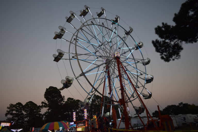 Carnival Attracts Large Thursday Night Crowd