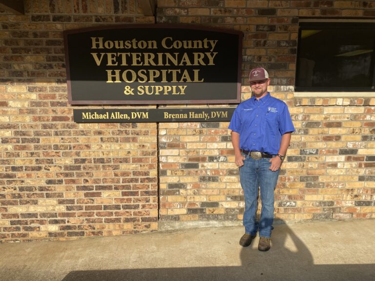 Dr. Mackey Joins Team at Houston County Veterinary Hospital