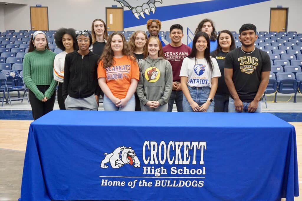 Crockett High School Holds Signing Day The Messenger News