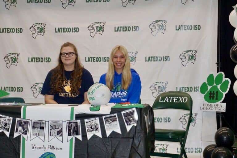 Latexo Seniors Sign to Play College Sports