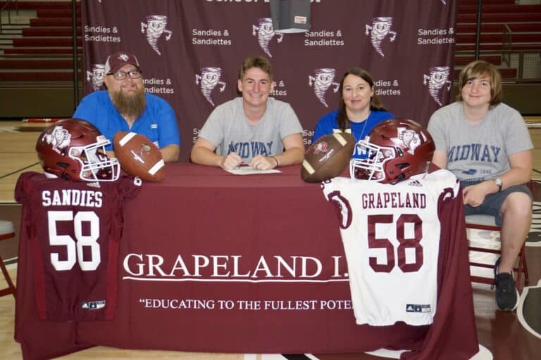 Grapeland Senior Signs to Play Sprint Football in Kentucky 