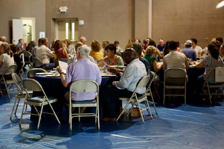 Living Alternatives Holds Banquet in Crockett