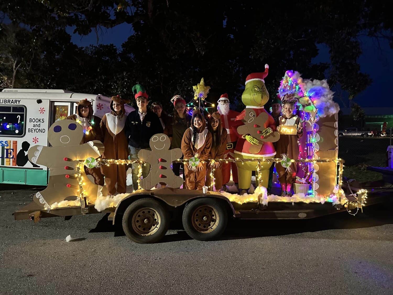 Crockett Christmas Parade Biggest and Best in Years The Messenger News