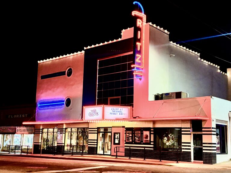 Downtown Crockett Lights Begin Christmas Season